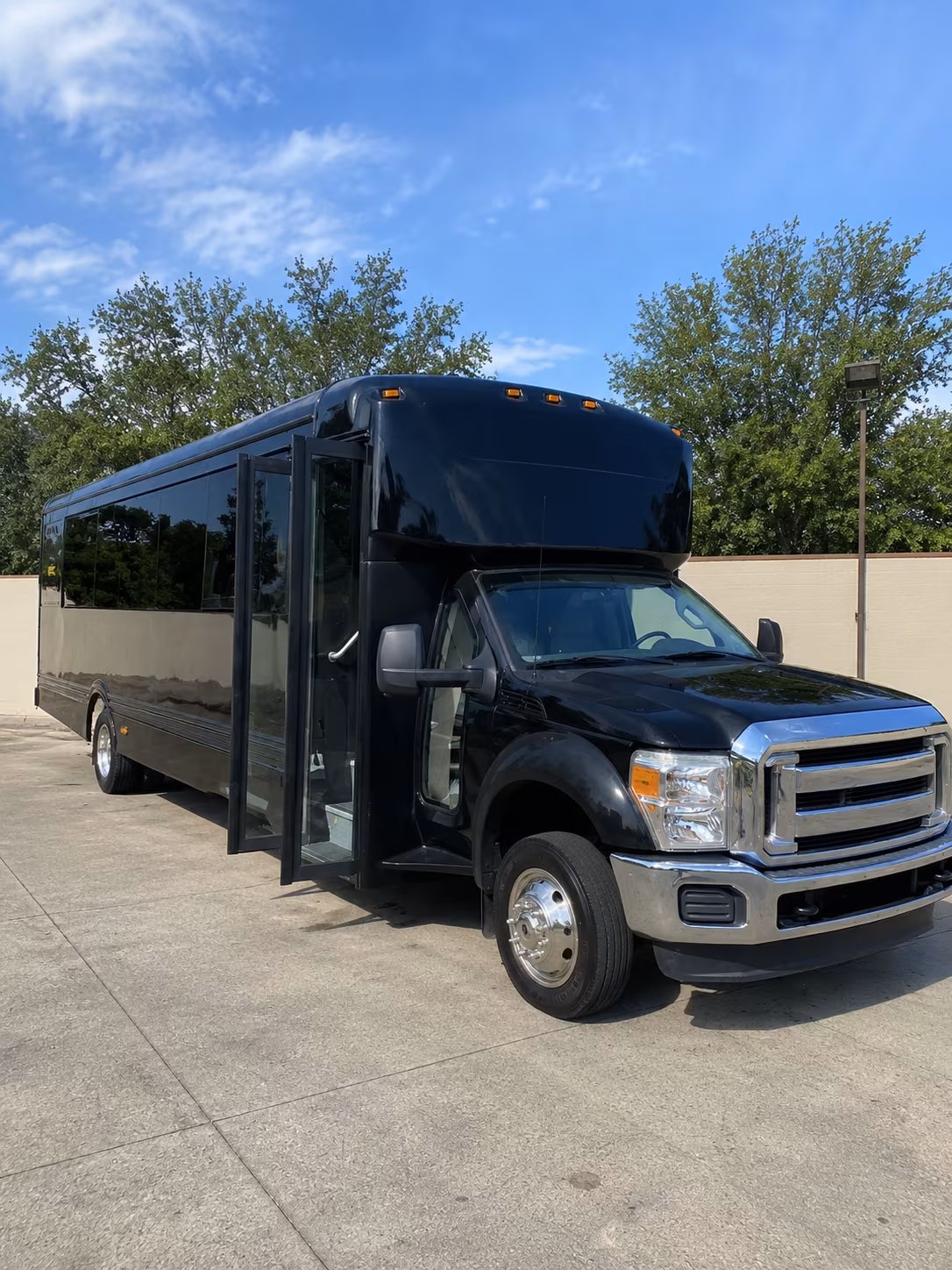 round rock 20 passenger party bus